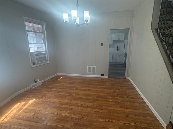 3rd image of 320 Moore St