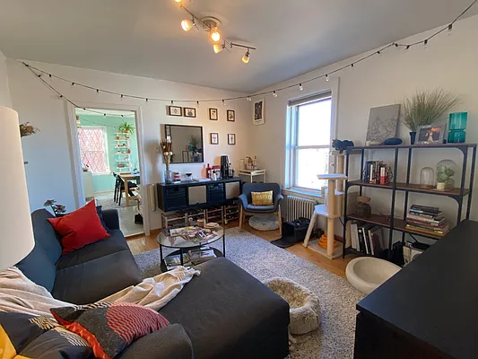 Rented by Realty Collective | media 30