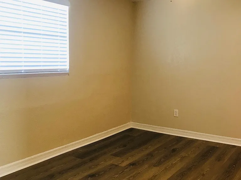 5015 Santee St — Photo 14