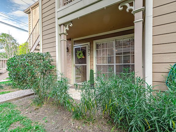 3rd image of 1880 White Oak Dr APT 173