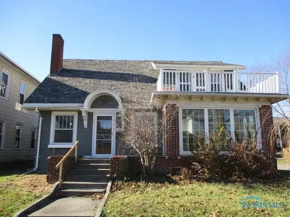 321 N Vine St, Fostoria, OH 44830