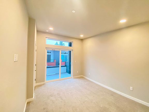 5th image of 12514 15th Ave NE #B