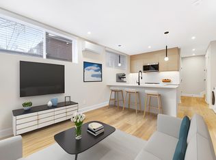 294 Duncairn Ave #B, Ottawa, ON K1Z7G9