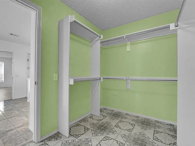 1407 Autumncrest Dr #5 — Photo 17
