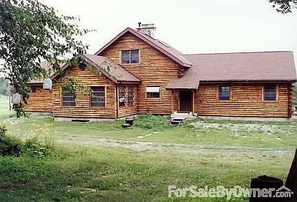 Back of House : House backs up to wooded area.