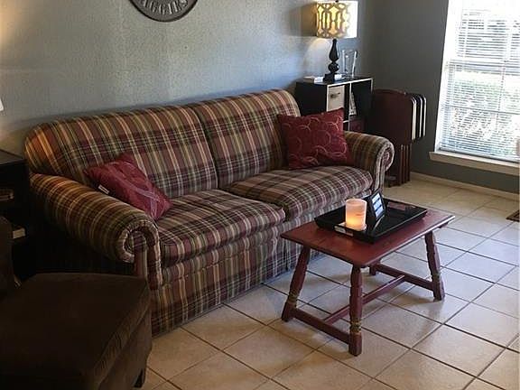 3rd image of 1702 Leona Dr