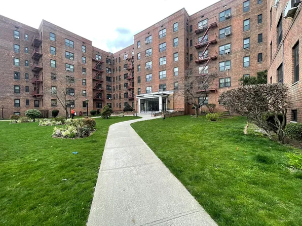 100-11 67th Road image 5 of 28