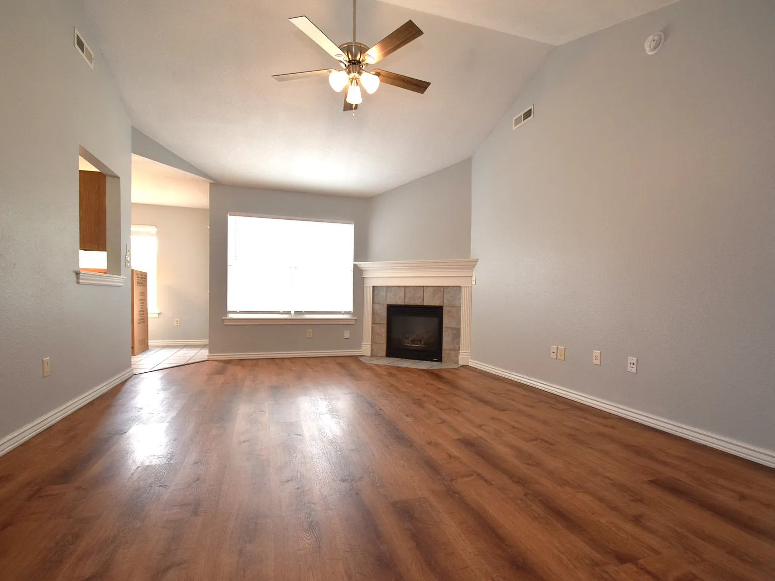 3 bed, 1230 sqft, $1,550 — Photo 3