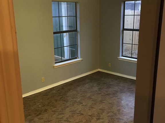 2nd image of 10216 Exter Ave