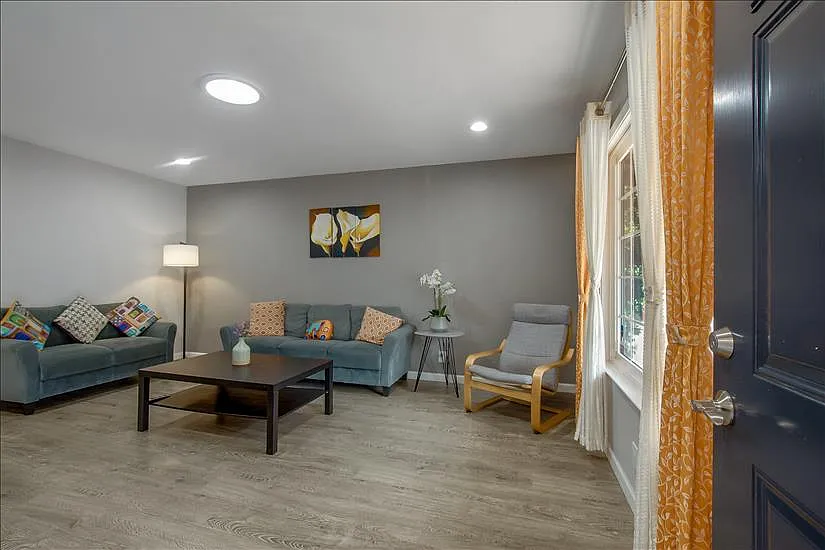 3 bed, $7,500 — Photo 3
