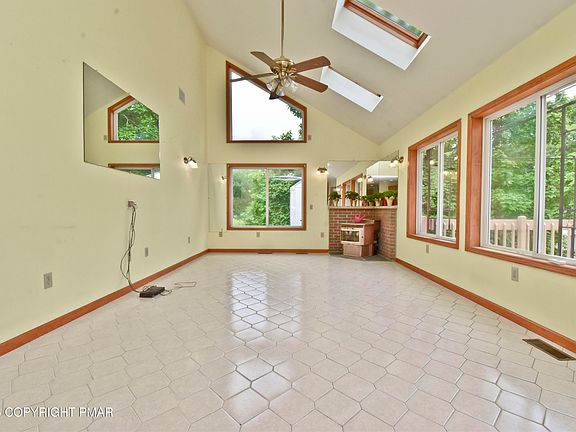2nd image of 182 Frantz Rd