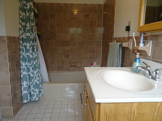 Rented by Hakeem Shahid, LREB | media 31