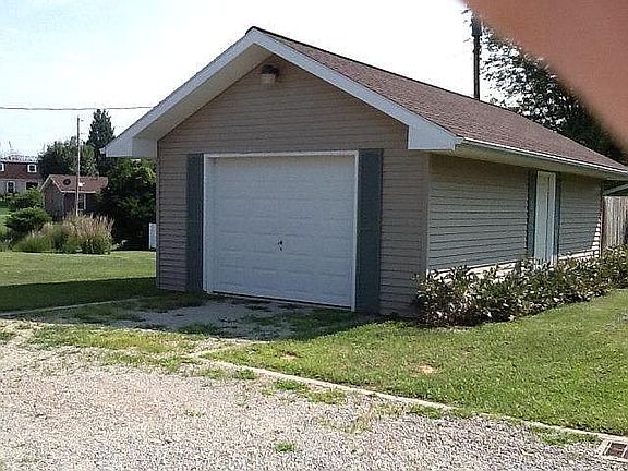 5th image of 74 Edmond Dr