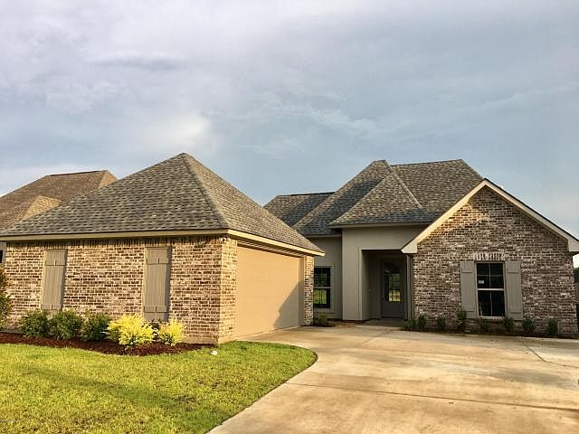 1st image of 104 Olivewood Dr