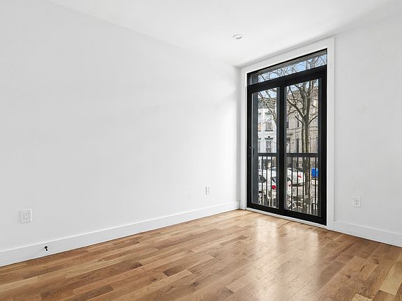 5th image of 329 Cornelia St Floor 2