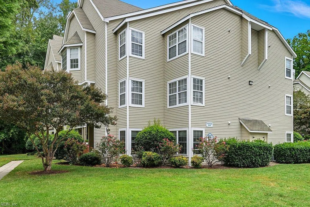 107 Stratford Dr APT I photo 1