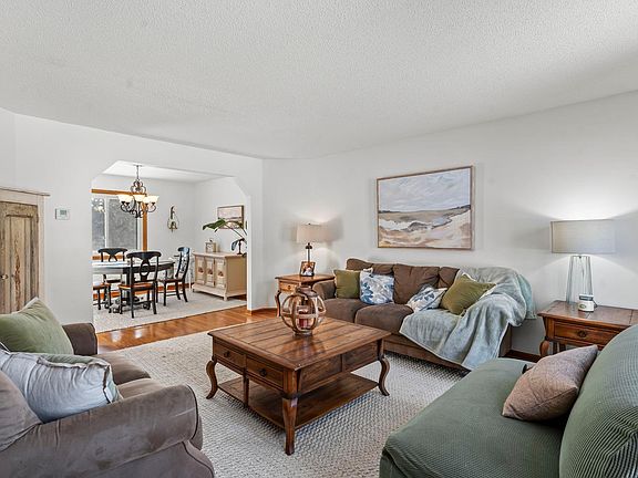 4th image of 4116 Parkridge Dr
