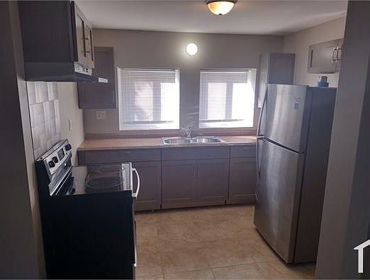 4th image of 11143 S Bishop St APT B