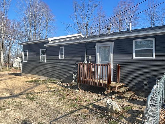 4th image of 210 Widdis Dr
