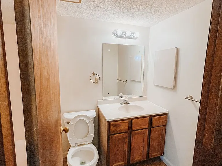 2819 Whitener St — Photo 6
