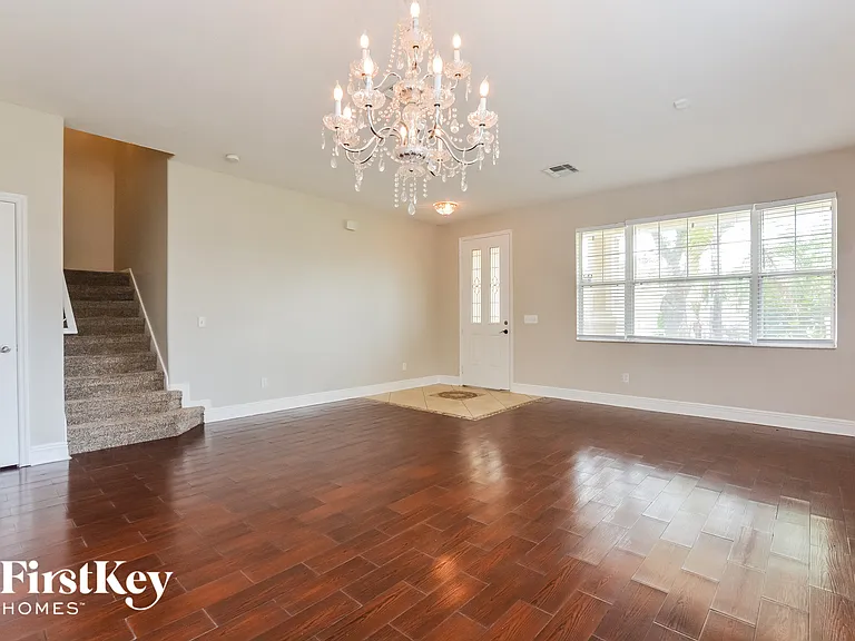 1214 Alapaha Ln — Photo 2