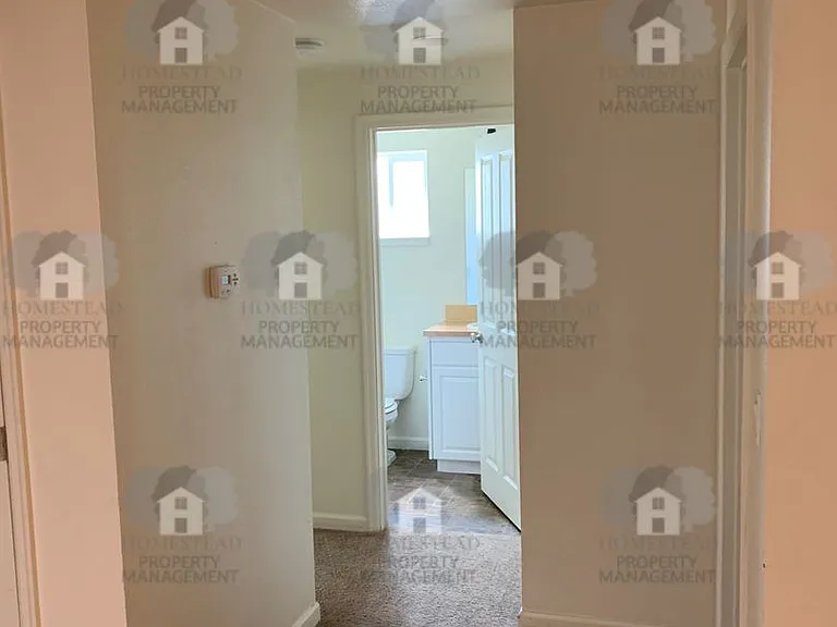 1085-1087 Raffon Ct SE — Photo 6