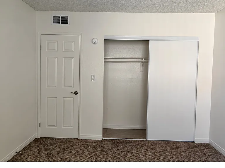 904 W Victoria Ave #160 — Photo 10