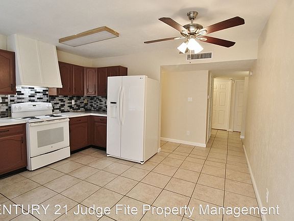 3rd image of 5014 Coffeyville Trl