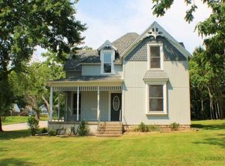 905 S Oak St, California, MO 65018