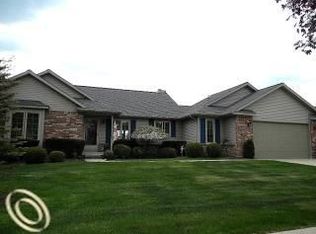 1022 Peachwood Ct, Brighton, MI 48116