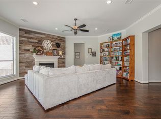 101 Silverstone Ln, Conroe, TX 77384