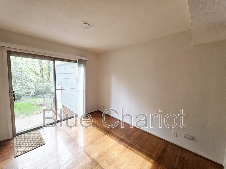 3109 Merrill Ct — Photo 9