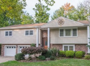 6 Ravine Rd, Verona, NJ 07044