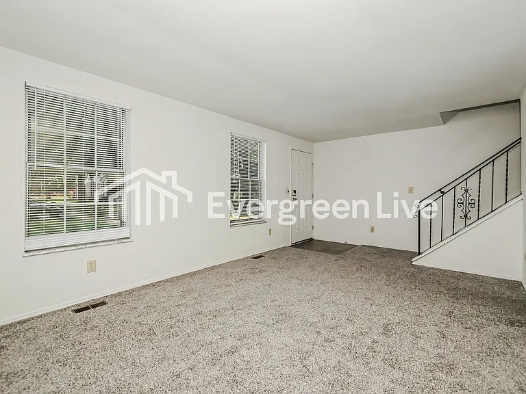 8095 Mount Aetna St — Photo 3