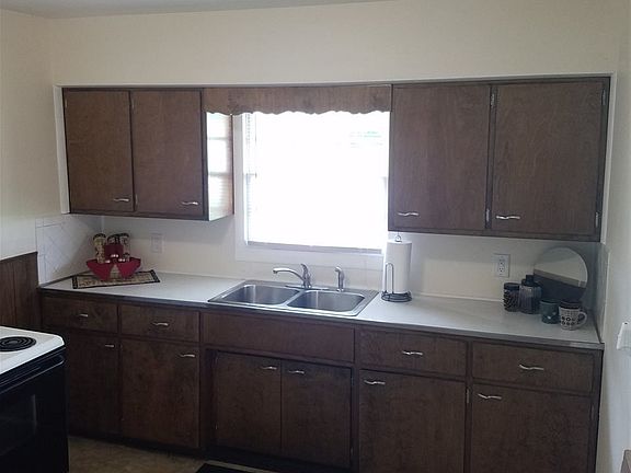3rd image of 1414 S Kingston Dr