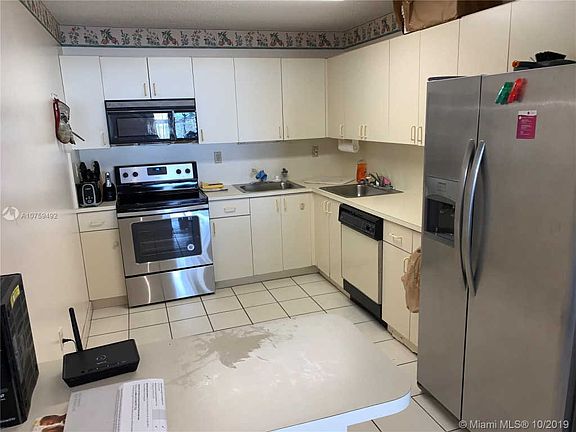 3rd image of 3600 Collins Ave APT 503