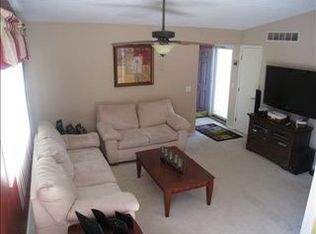 2703 Rocksbury Dr, Bloomington, IL 61705