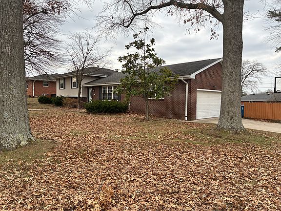 2nd image of 3214 Greenwood Ln