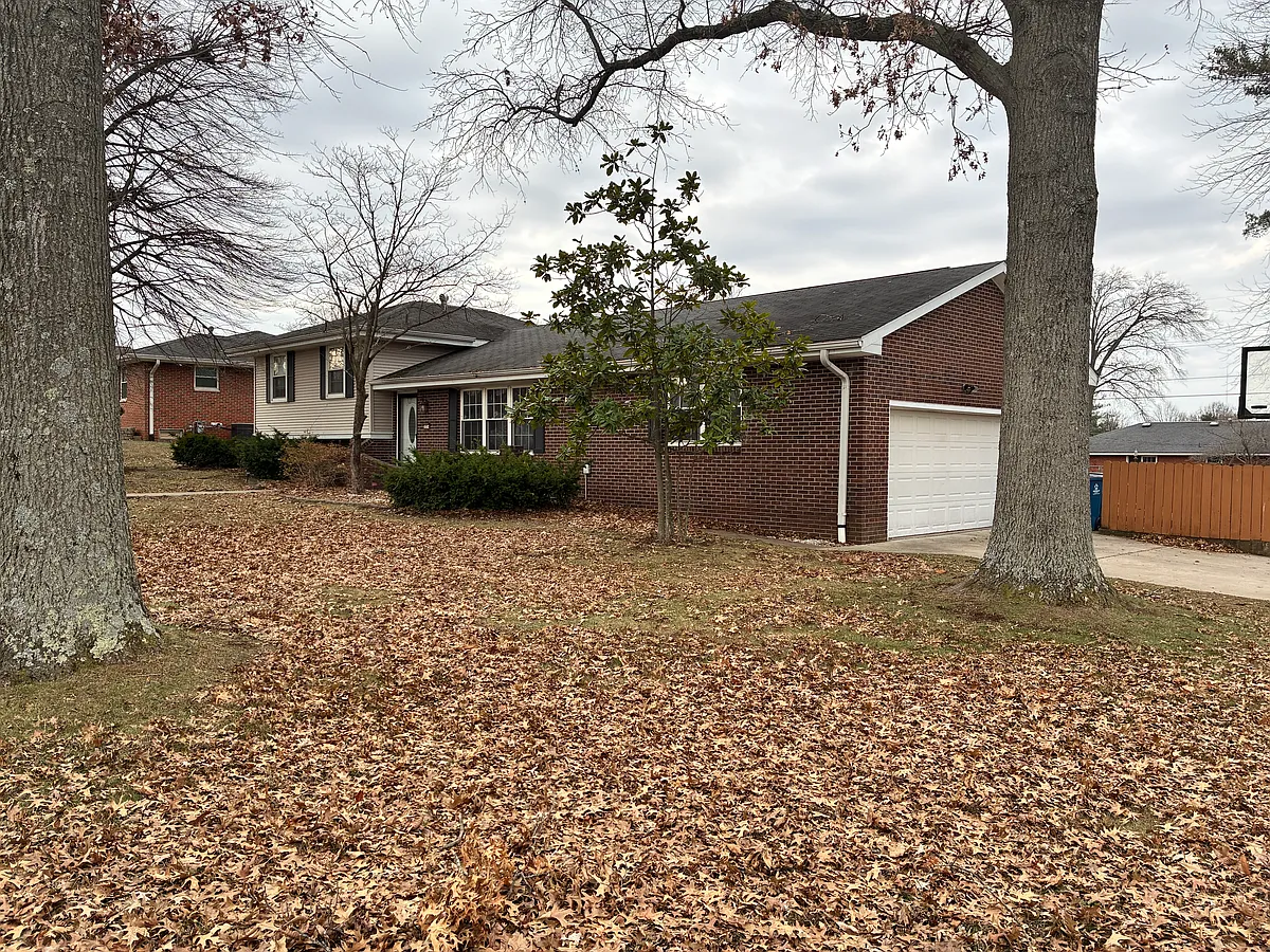 Building Photo - 3214 Greenwood Ln