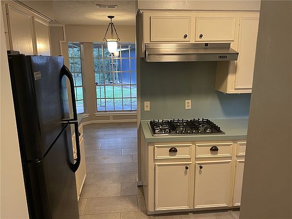 2nd image of 1104 Neal Pickett Dr