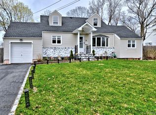 12 Bruce Lane, Kings Park, NY 11754