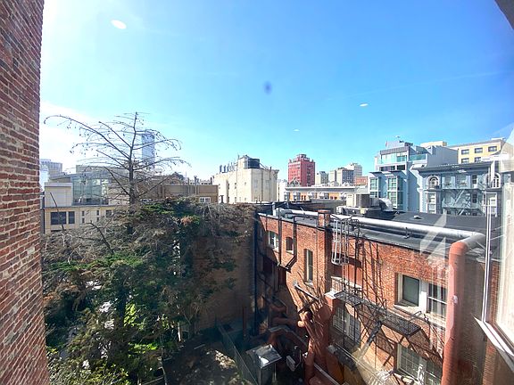 4th image of 887 Bush St APT 301