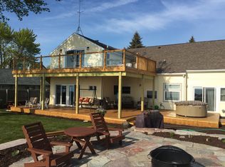 11415 Lakeshore Dr, Pleasant Prairie, WI 53158