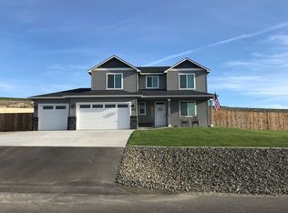 21005 E Cherry Dr, Benton City, WA 99320