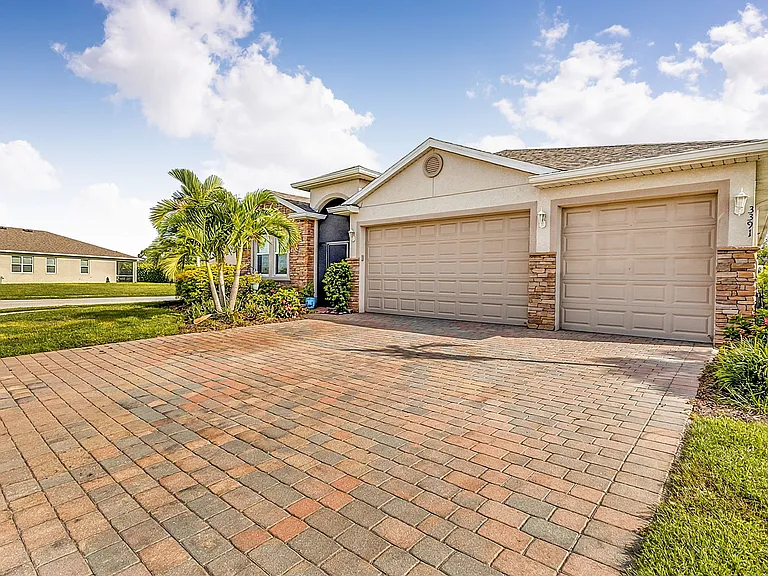 3391 Acapulco Cir — Photo 39