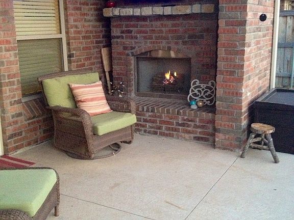 Gas FP w/ TV & Speakers