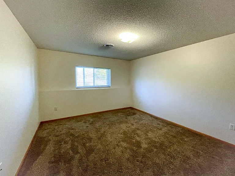 320 Scheidler Rd #4 — Photo 8