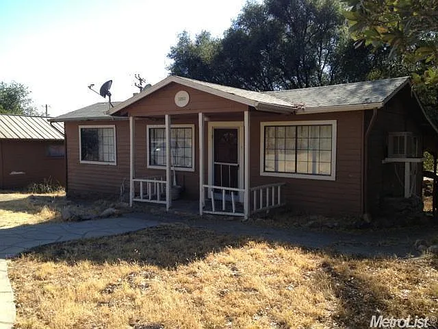3263 Highway 140 photo 1