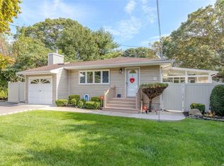 17 Sims St, Patchogue, NY 11772