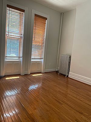 3rd image of 870 Saint Johns Pl APT 2
